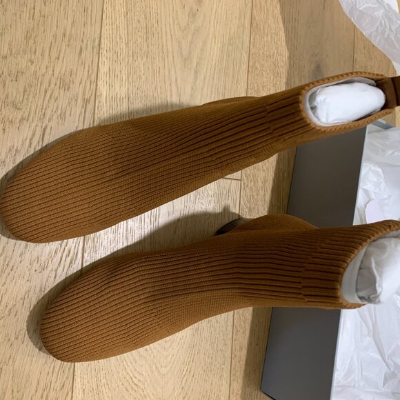NIB Everlane The Glove Boot ReKnit Size: 7.5 Color: Toffee - Picture 5 of 9
